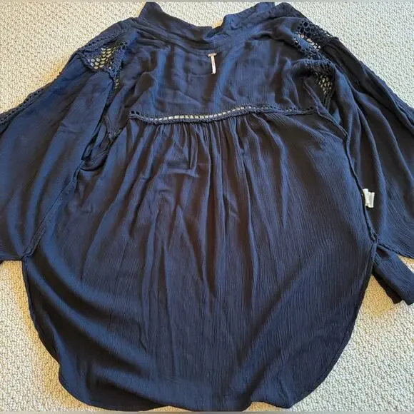 Free People Women’s Black Button Down Longsleeve Top Size XS Oversized Layer - Picture 5 of 9